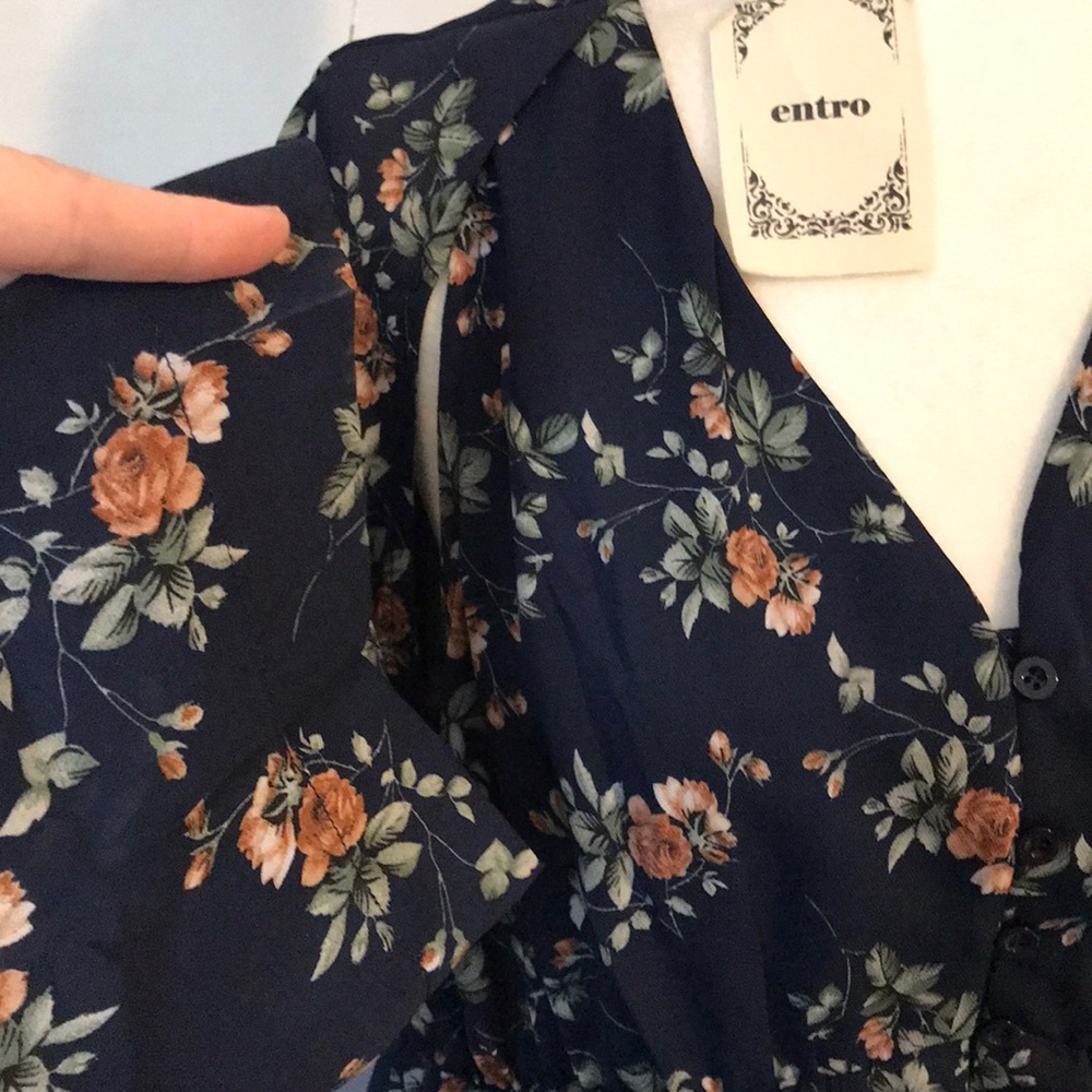 Entro top size Large NWT - Picture 4 of 5